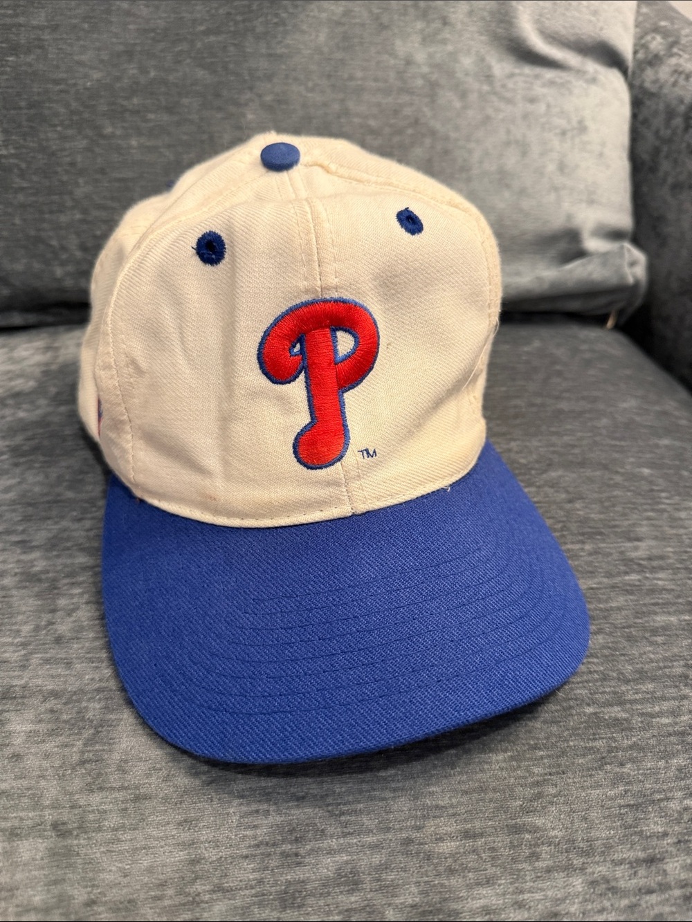 Philadelphia Phillies vintage SnapBack hat vintage retro cream blue red